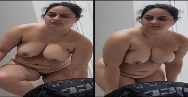 Muslim Milf Bhabhi Big Boobs Show Dress Change